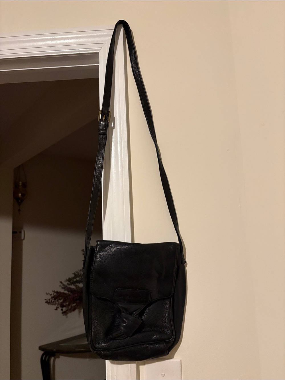 Jones New York Women’s Black Leather Crossbody Bag